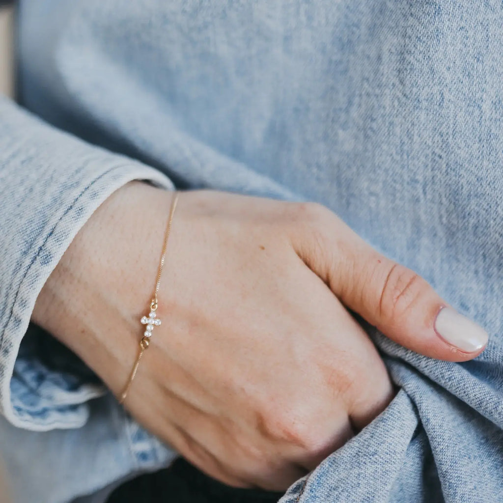 Dainty Cross Bracelet